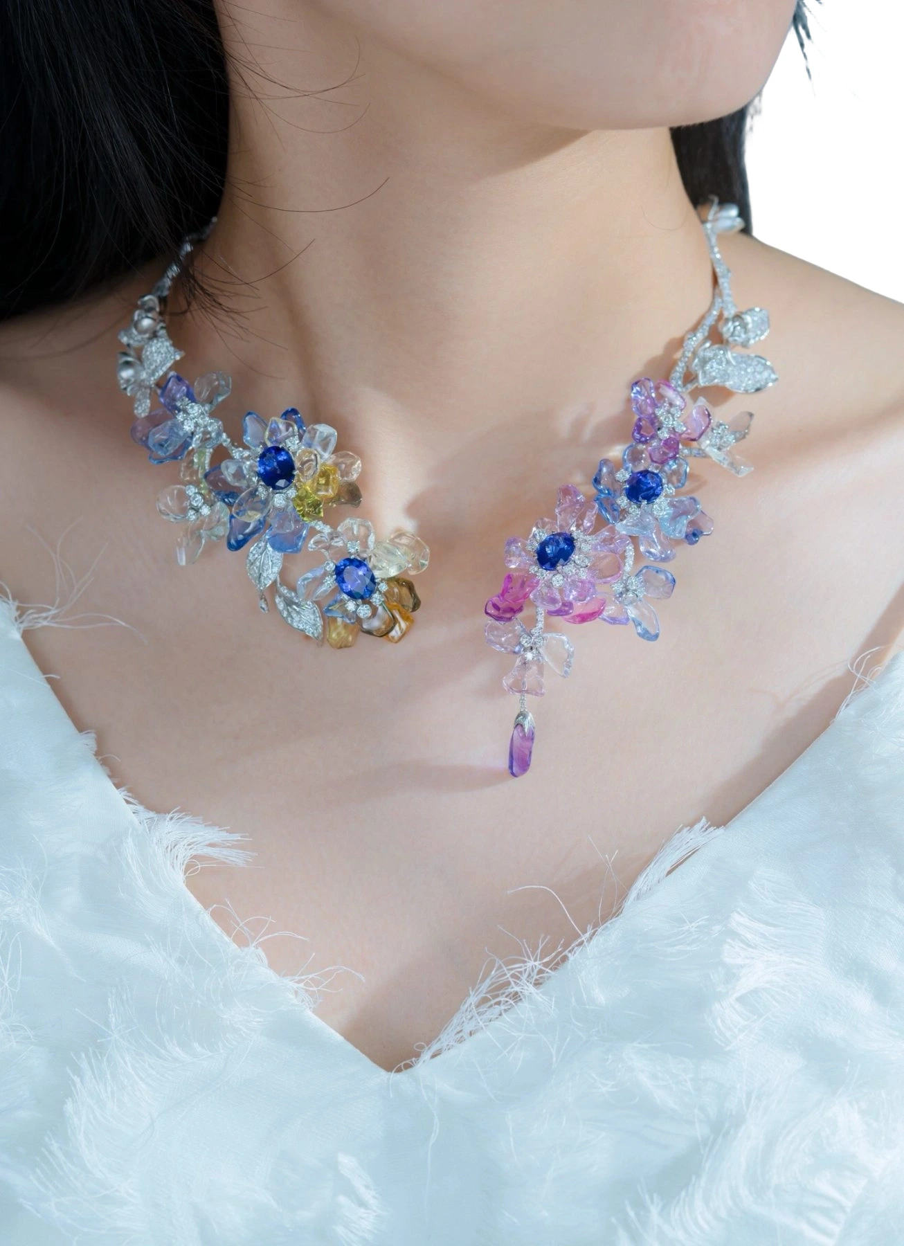 Tanzanite, Multicoloured Sapphire and Diamond Floral Necklace detail image 6 · Vera Buy