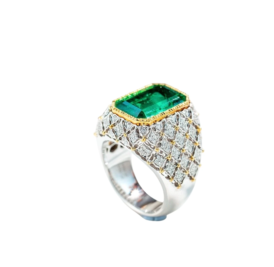 Emerald Ring detail image 2 · Vera Buy