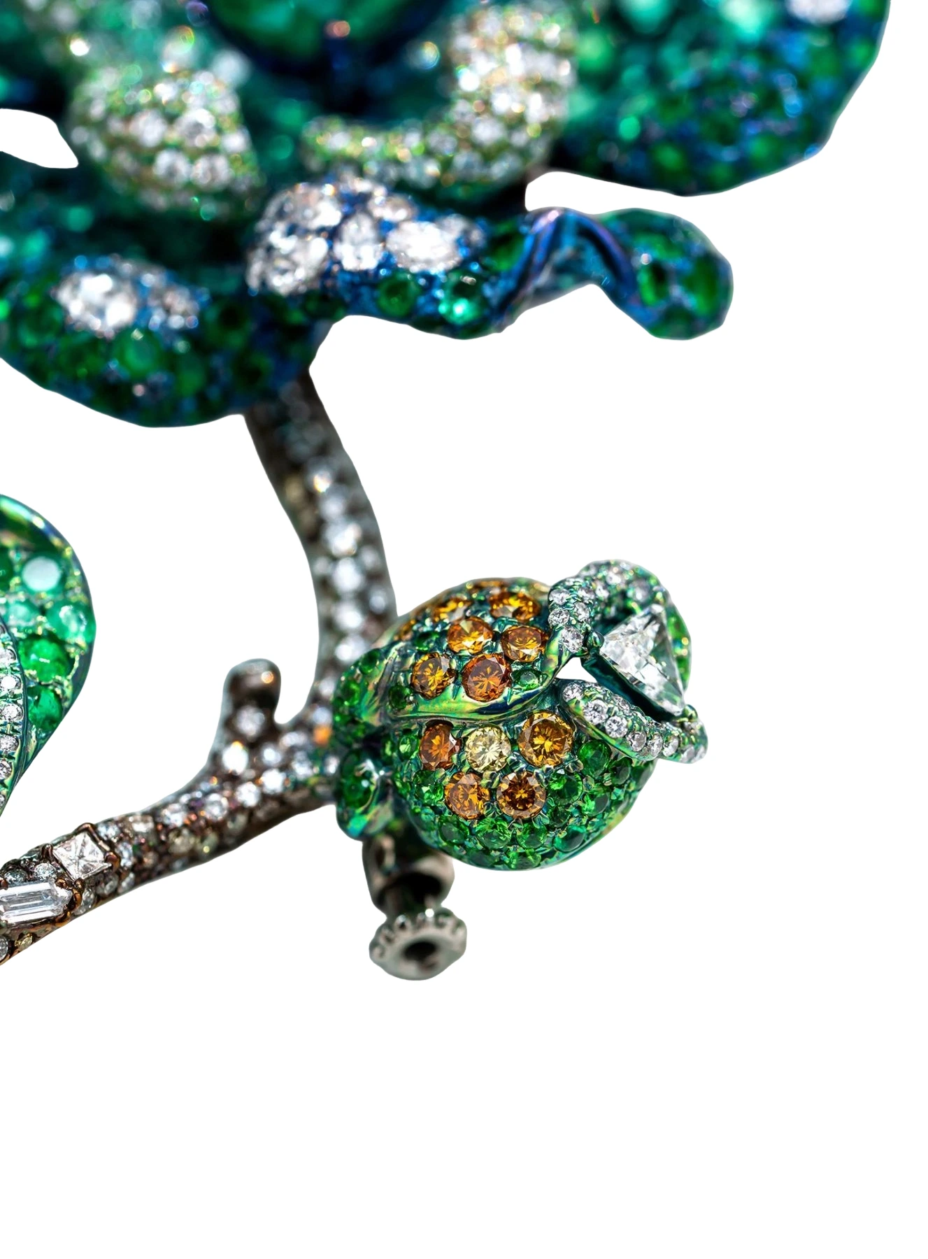 Art Jewelry Emerald Floral Brooch detail image 4 · Vera Buy
