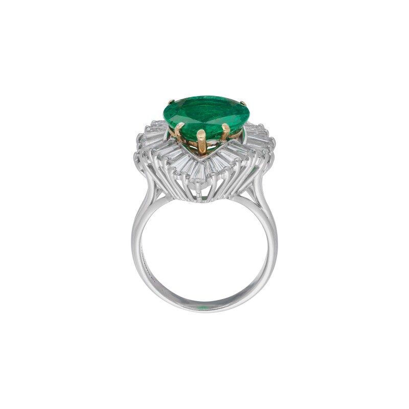 Vintage Platinum, Gold, 5.38ct Colombian Emerald and Diamond Ring detail image 3 · Vera Buy