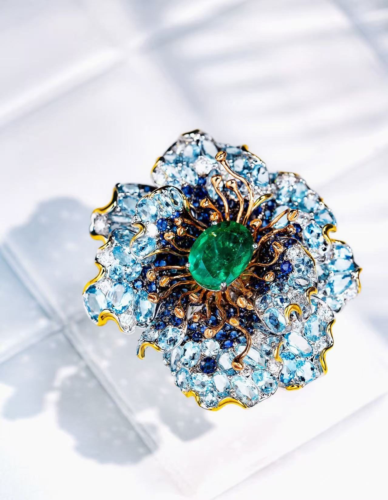 18K White Gold Emerald Floral Ring · Jewellery · Vera Buy
