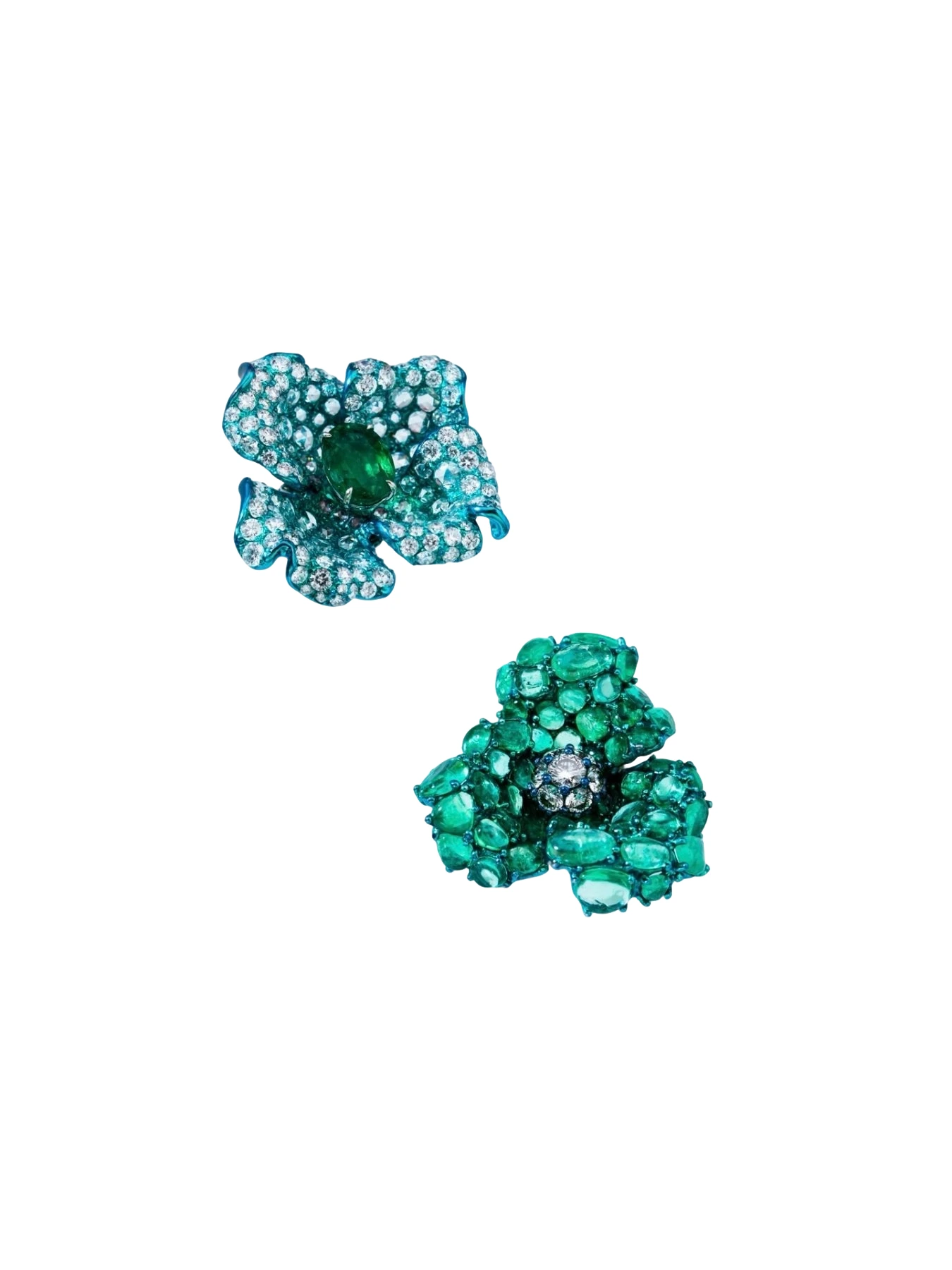 Artistic Emerald Floral Brooch detail image 3 · Vera Buy