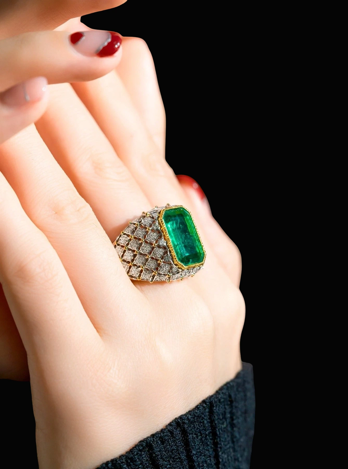 Emerald Ring detail image 4 · Vera Buy