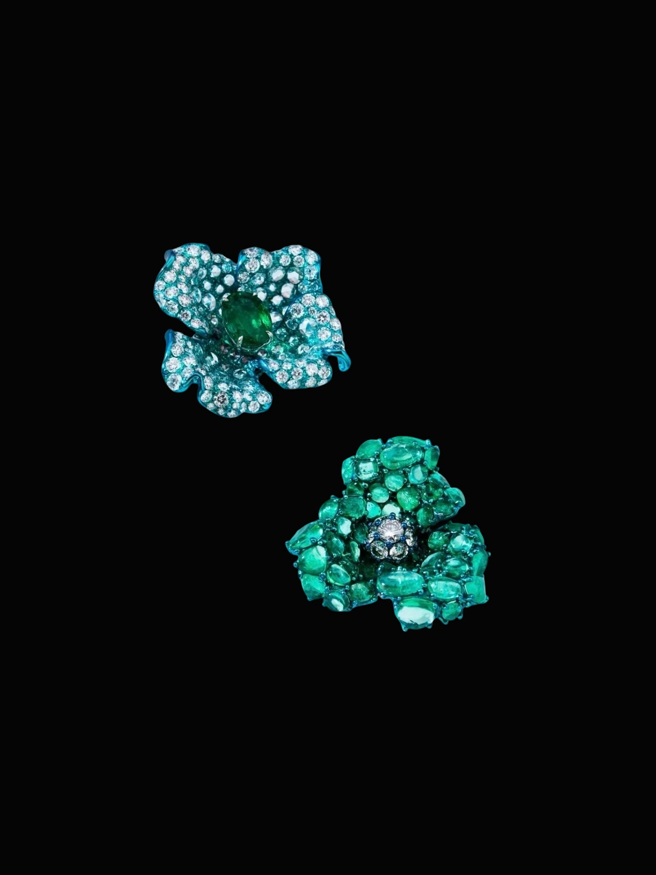 Artistic Emerald Floral Brooch · Jewellery · Vera Buy