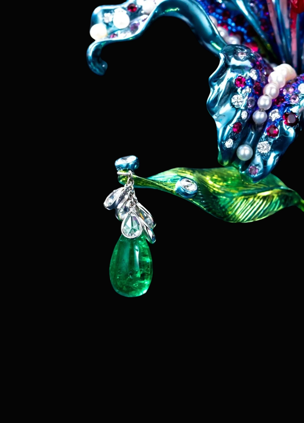 Emerald Flower Brooch detail image 3 · Vera Buy