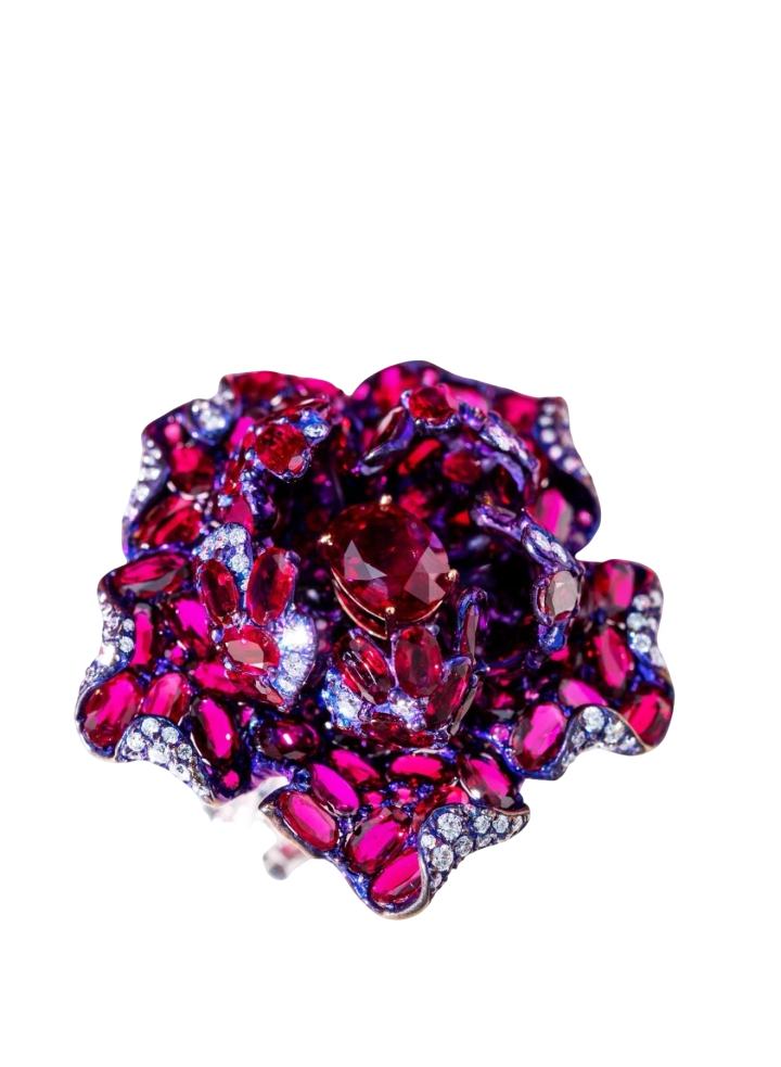 Artistic Jewelry: Burma Unheated Ruby Hinged Ring · Jewellery · Vera Buy