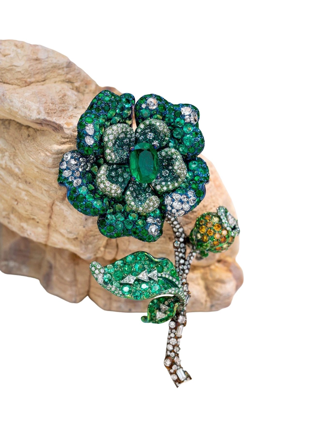 Art Jewelry Emerald Floral Brooch · Jewellery · Vera Buy