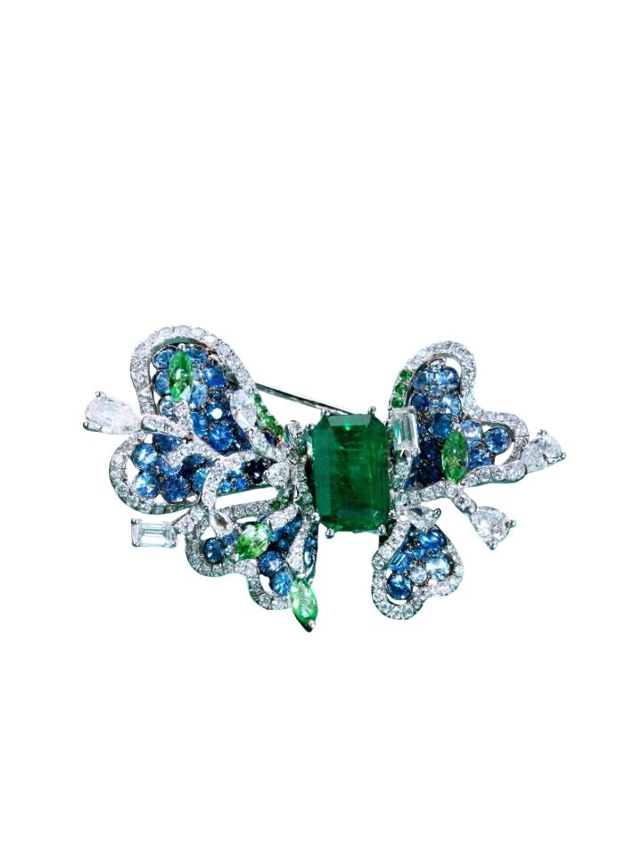 Emerald Butterfly Ring, Art Jewelry · Jewellery · Vera Buy